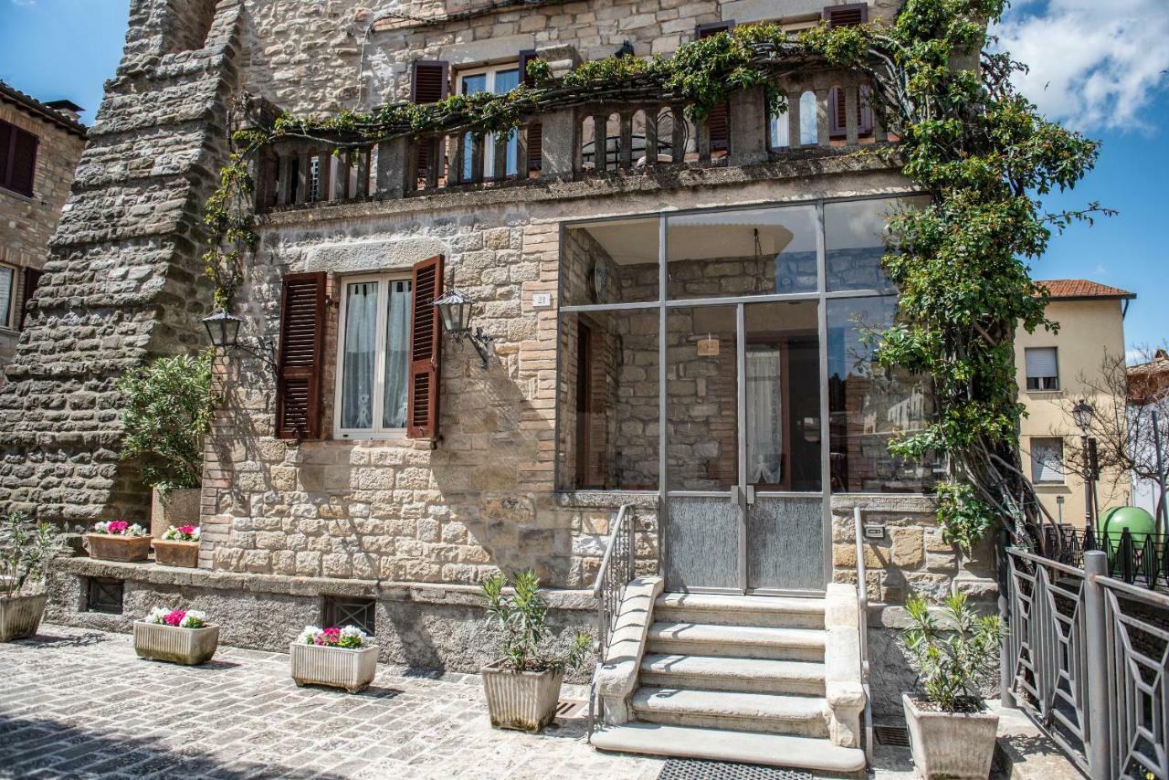 La Rosa Di Francesco Inn Valfabbrica Ngoại thất bức ảnh