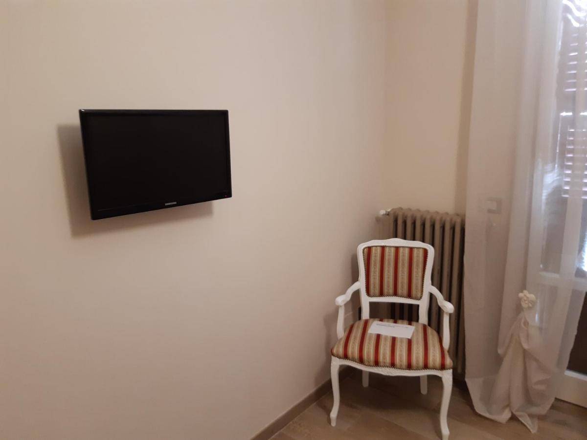 La Rosa Di Francesco Inn Valfabbrica Ngoại thất bức ảnh